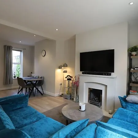 Luxury House Near Center Hospital &superstore * קרליסל